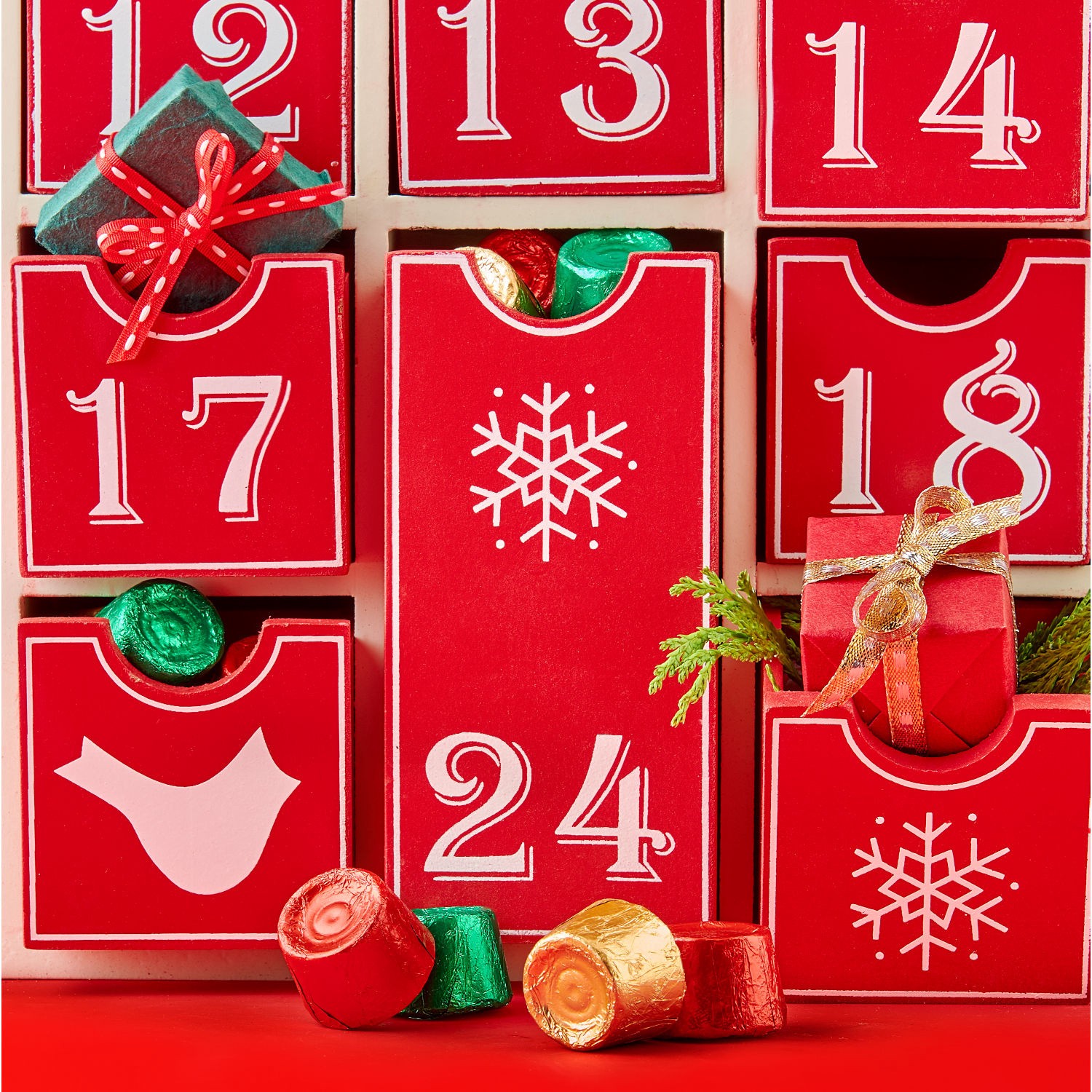 slide 3 of 8, Rolo Rich Chocolate Caramels, Christmas Candy Bag, 17 oz, 17 oz