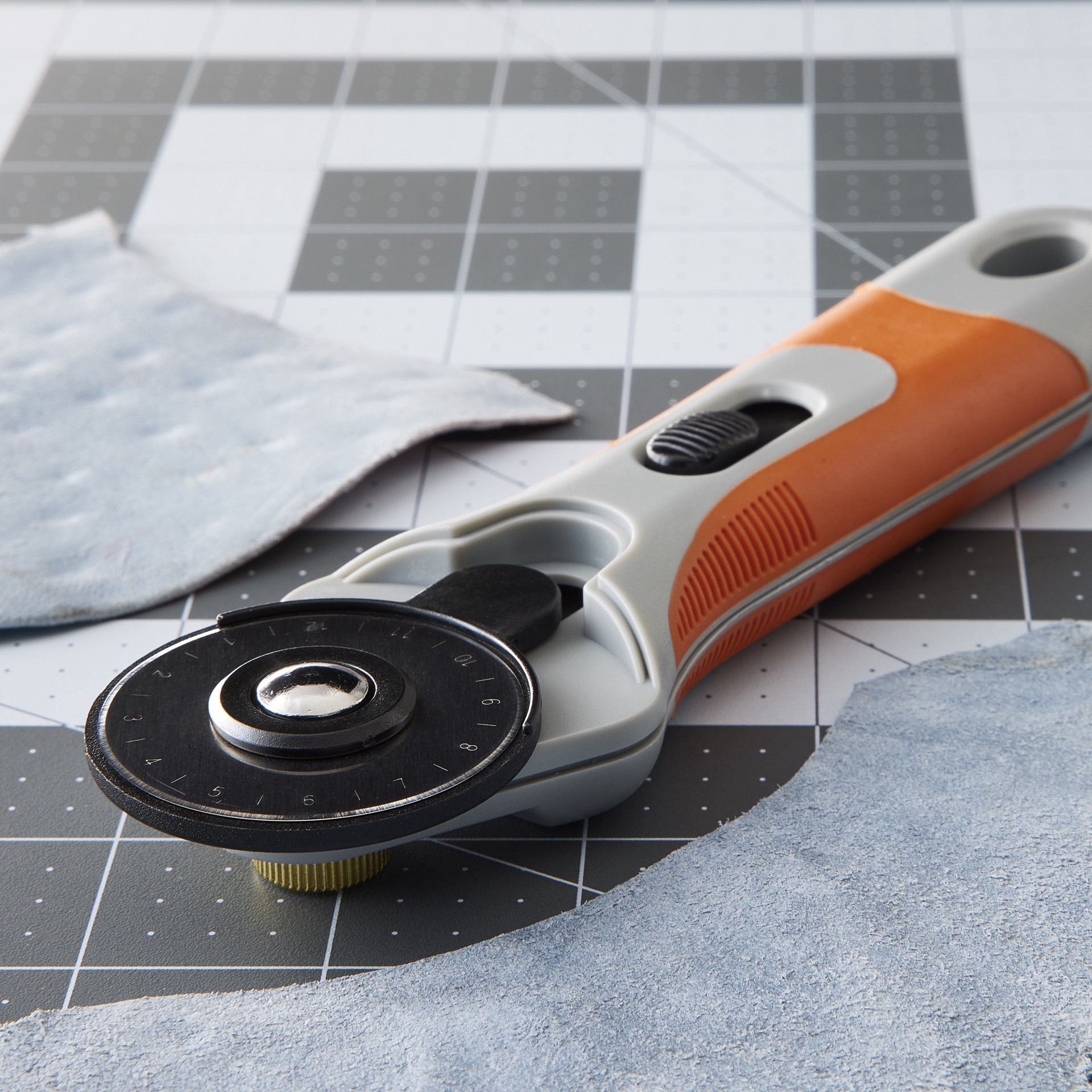 slide 5 of 5, Rotary Cutter By Artminds, 1 ct