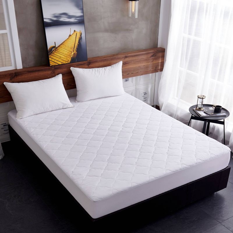 Queen Machine Washable Quilted Mattress Pad - Room Essentials™