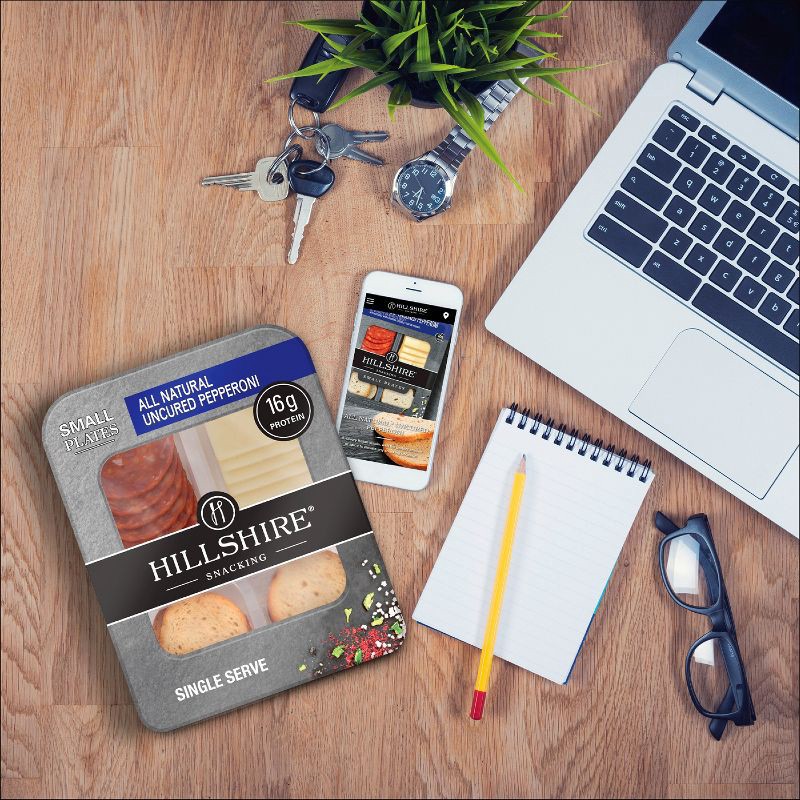 slide 4 of 4, Hillshire Farm Hillshire Snacking All Natural Uncured Pepperoni with White Cheddar Cheese and Toasted Rounds - 2.76oz, 2.76 oz