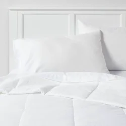 Full/Queen All Season Comforter Insert White - Room Essentials™: Microfiber, Secure Corner Tabs, Box Quilting, 170 Thread Count