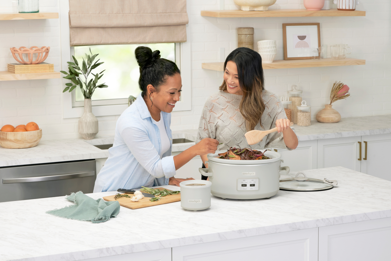 slide 1 of 5, Crock-Pot CrockpotGo Electric Lunch Box, 31 oz