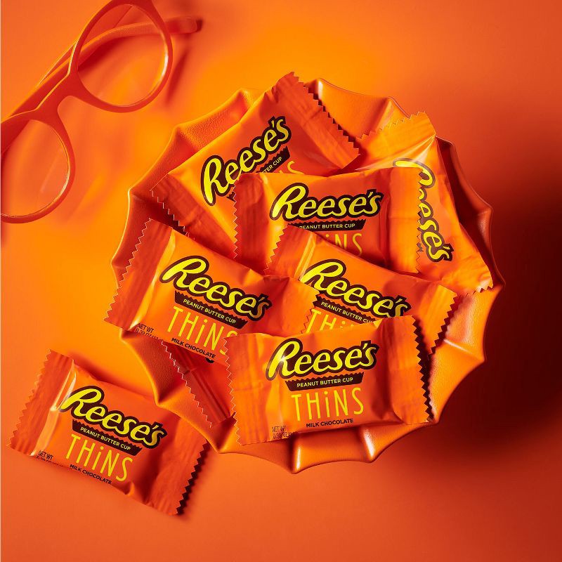 slide 3 of 7, Reese's Peanut Butter Cups Thins Milk Chocolate Candy Pouch - 7.37oz, 7.37 oz