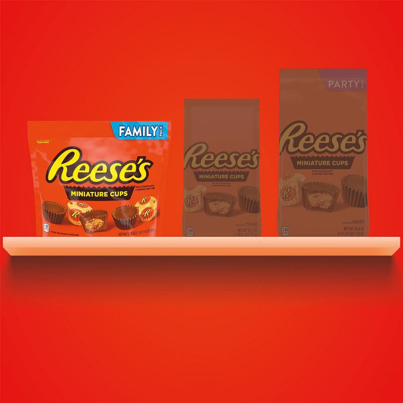 slide 6 of 6, Reese's Miniatures Milk Chocolate Peanut Butter Cups Candy - 17.6oz, 17.6 oz