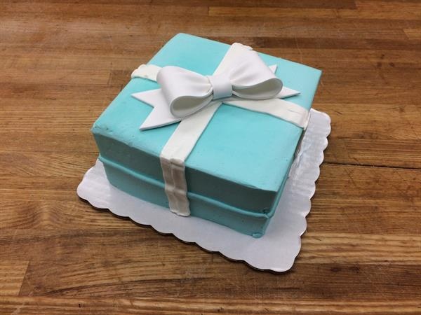 slide 1 of 1, 6 Inch Tiffany Box Square Cake, 33 oz