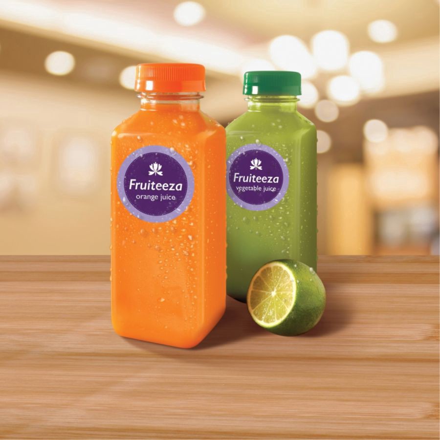 slide 8 of 10, Avery Print-To-The-Edge Water Resistant Labels, 22856, Round, White, 72 ct; 2.5 in