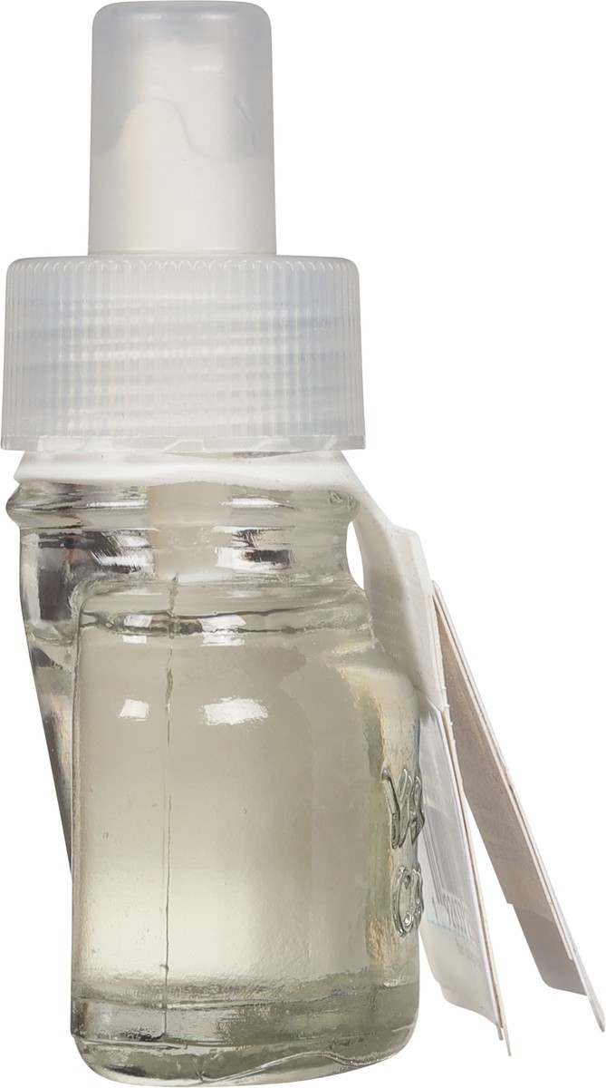 slide 4 of 11, Yankee Candle Chocolate Chip Cannoli Scent Plug Refill 0.625 fl oz, 0.62 fl oz