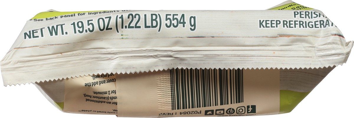 slide 6 of 11, Pulmuone Pad Thai with Chicken 19.5 oz, 19.5 oz