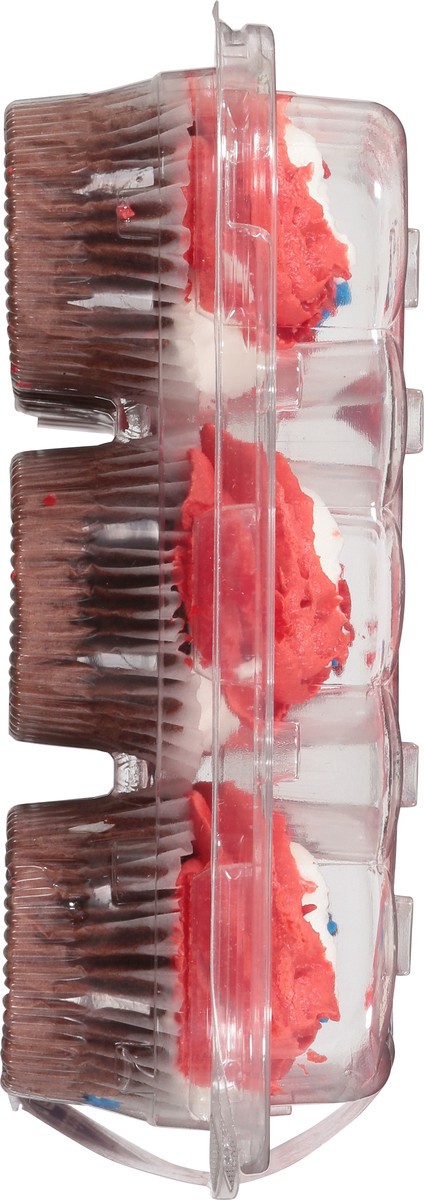 slide 9 of 11, two-bite Chocolate Cupcakes 10 oz, 10 oz