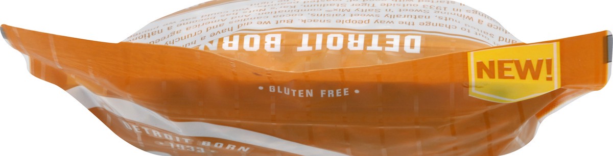 slide 13 of 13, Kar's Caramel Sweet'N Salty, 28 oz