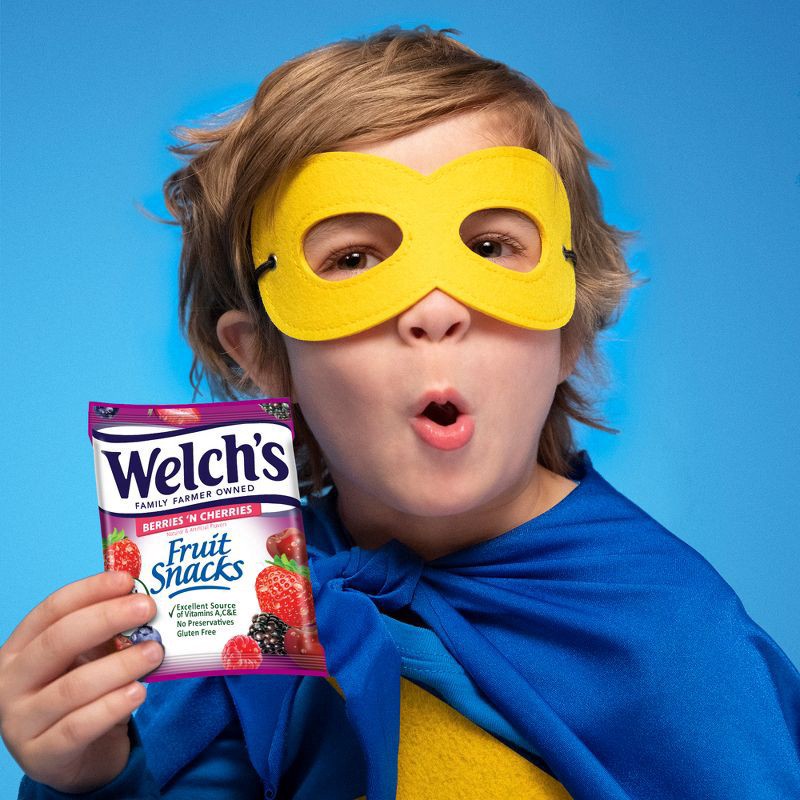 slide 2 of 4, Welch's Fruit Punch & Berries 'N Cherries Fruit Snacks 0.8oz Pouches - 22ct Box, 22 ct; 19.8 oz