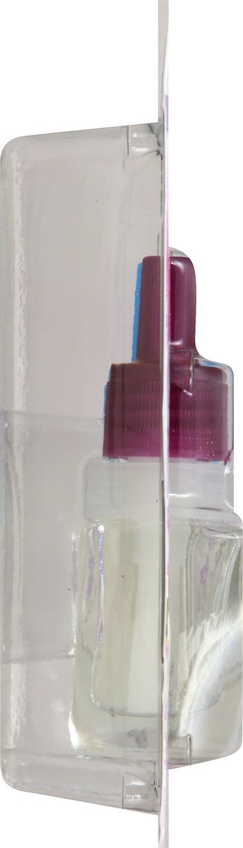 slide 5 of 12, Febreze Plug Lilac & Violet Scented Oil Refill 26 ml, 26 ml