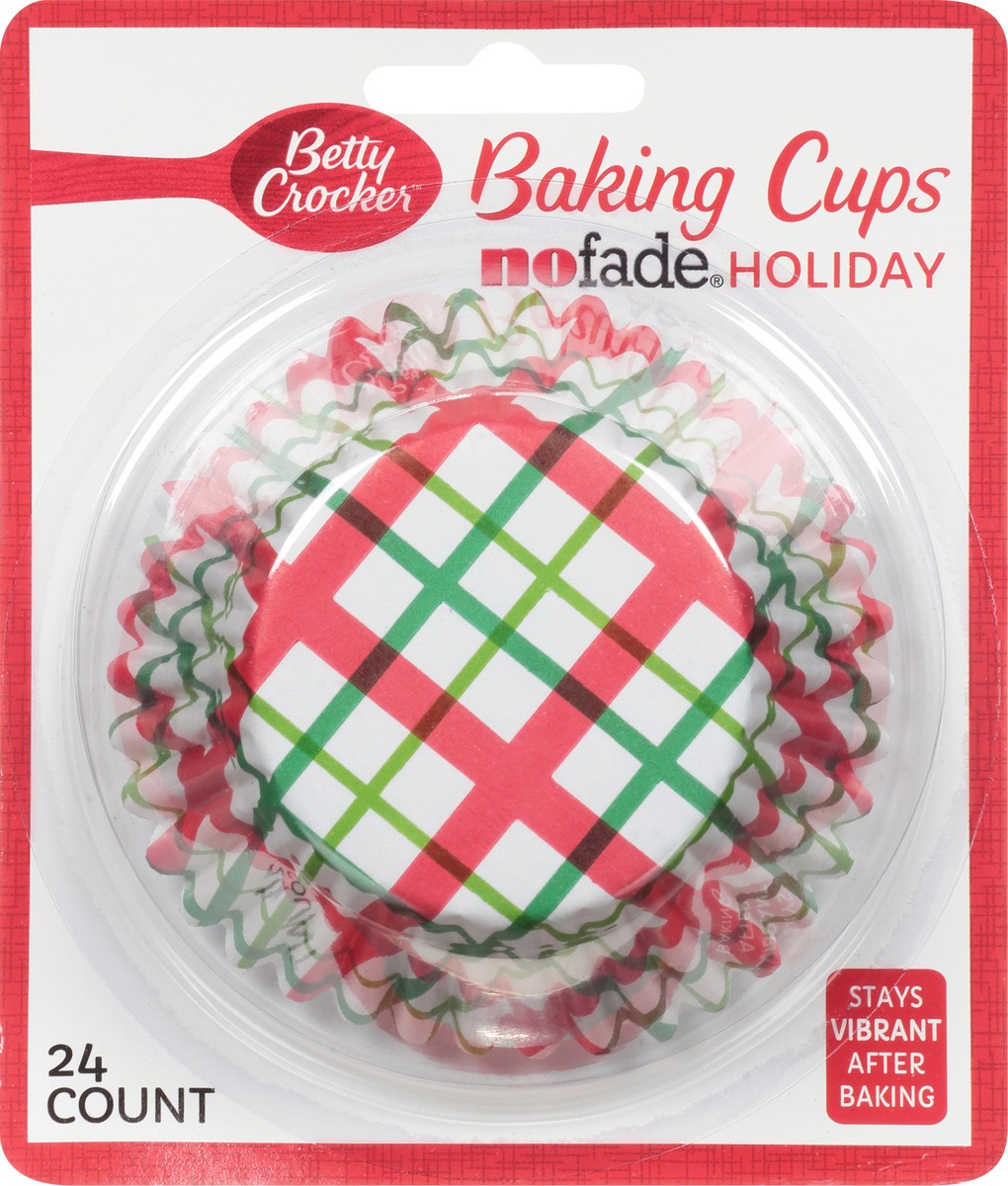 slide 1 of 12, Betty Crocker Plaid Red/Green Baking Cup No Fade, 24 ct