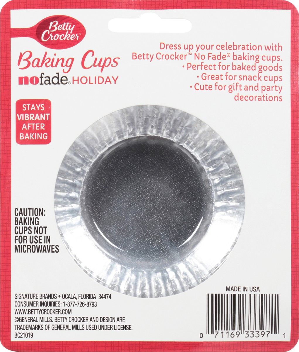 slide 2 of 12, Betty Crocker Plaid Red/Green Baking Cup No Fade, 24 ct