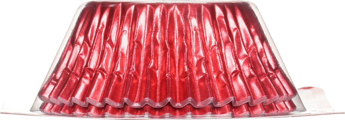 slide 4 of 9, Betty Crocker Metallic Red Liner, 24 ct