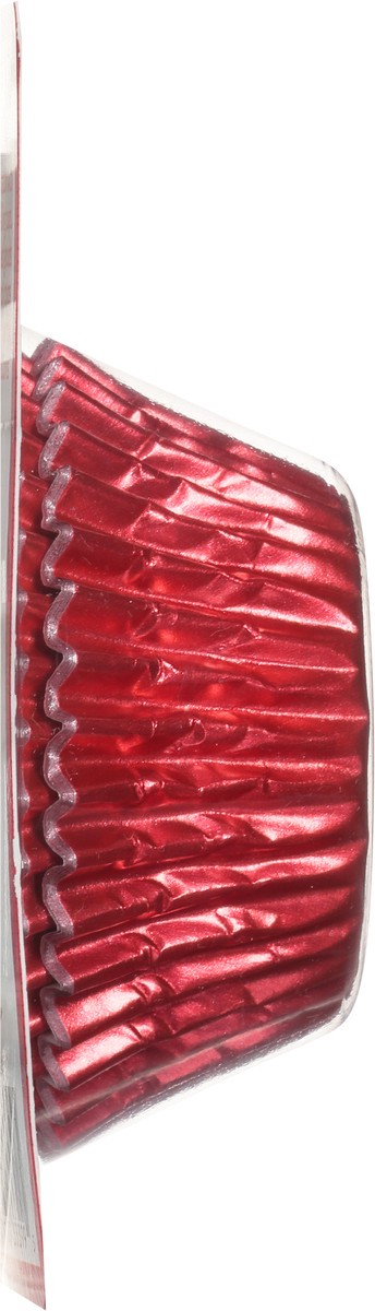 slide 7 of 9, Betty Crocker Metallic Red Liner, 24 ct
