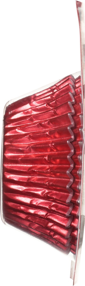 slide 8 of 9, Betty Crocker Metallic Red Liner, 24 ct