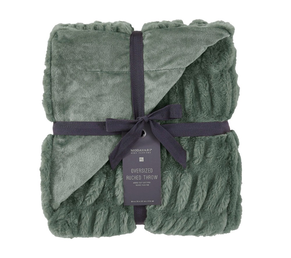 slide 1 of 1, Modavari Home Fashions Ruched Fur Throw - Green, 50 in x 70 in