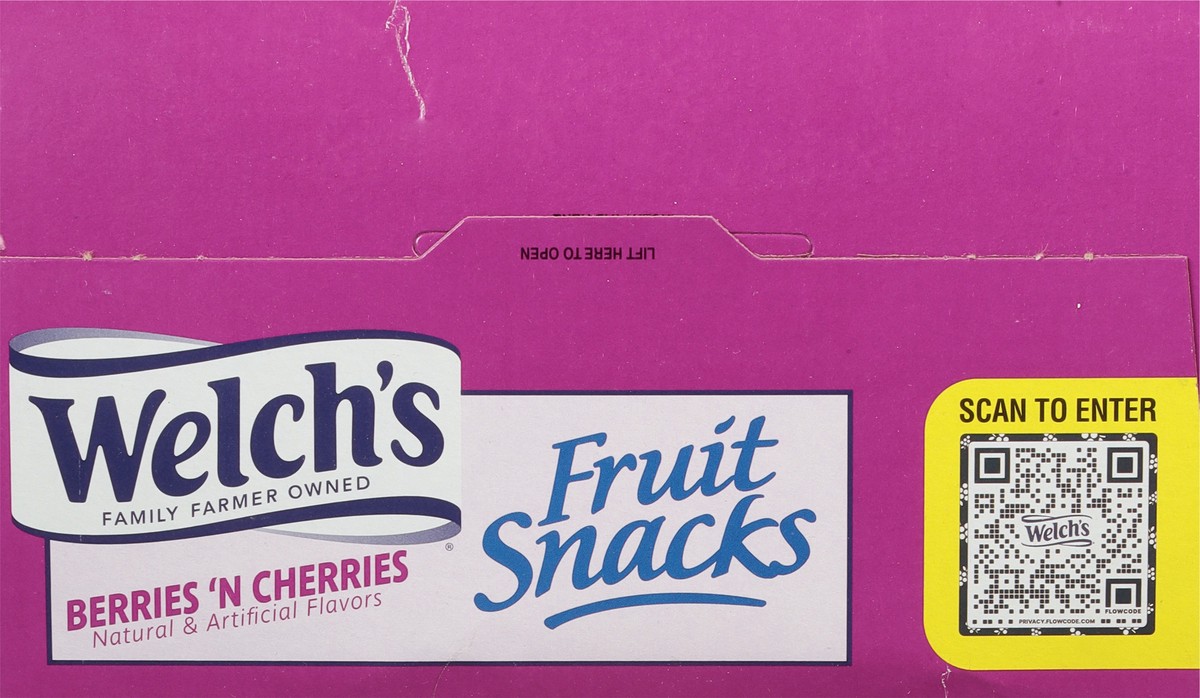 slide 5 of 9, Welch's Berries 'N Cherries Fruit Snacks Family Size 40 - 0.8 oz Pouches, 32 oz