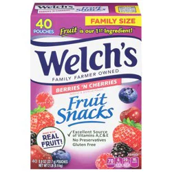 Welch's Fruit Snacks Berries 'N Cherries, 40 ct / 0.8 oz