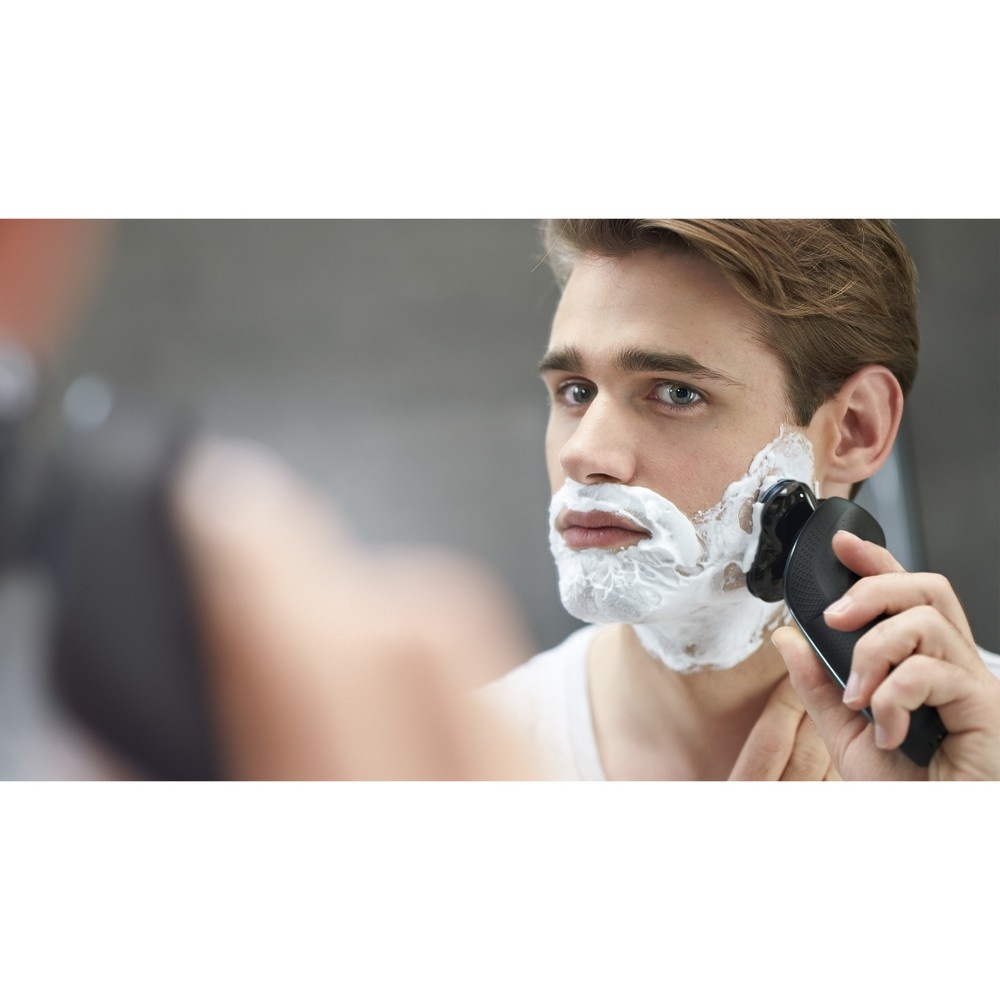 slide 7 of 7, Philips Norelco Series 6900 Wet & Dry Men's Rechargeable Electric Shaver - S6810/82, 1 ct