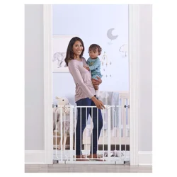Regalo Wall Safe Extra Wide Walk Through Safety Gate