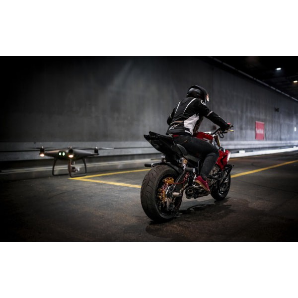 slide 5 of 7, SanDisk Extreme PLUS microSDXC UHS-I Card with Adapter, 128 gram