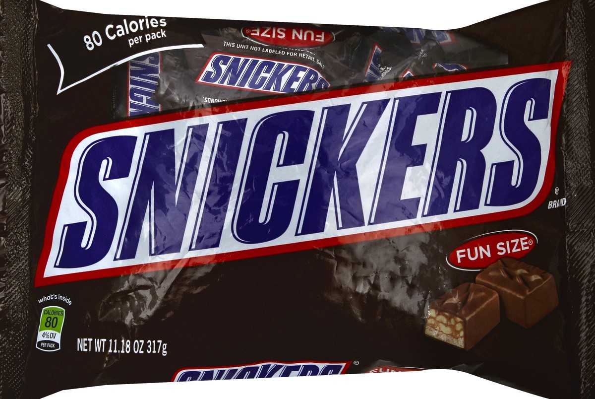 slide 4 of 6, SNICKERS Fun Size Chocolate Bars Candy Bag, 11.18 ounce, 11.18 oz