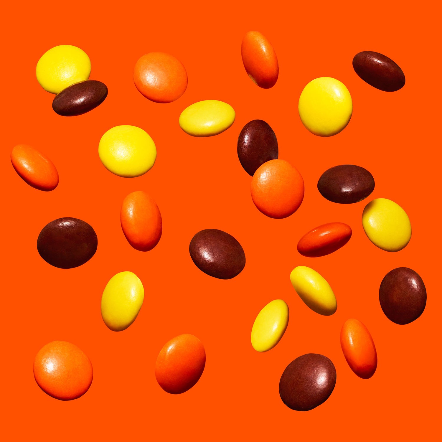 slide 6 of 7, Reese's Pieces Peanut Butter In a Crunchy Shell, Candy Party Pack, 39 oz, 39 oz