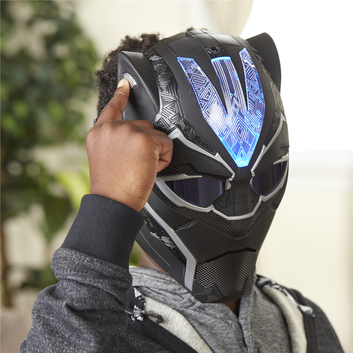 slide 6 of 6, Marvel Black Panther Vibranium Power FX Mask, 1 ct