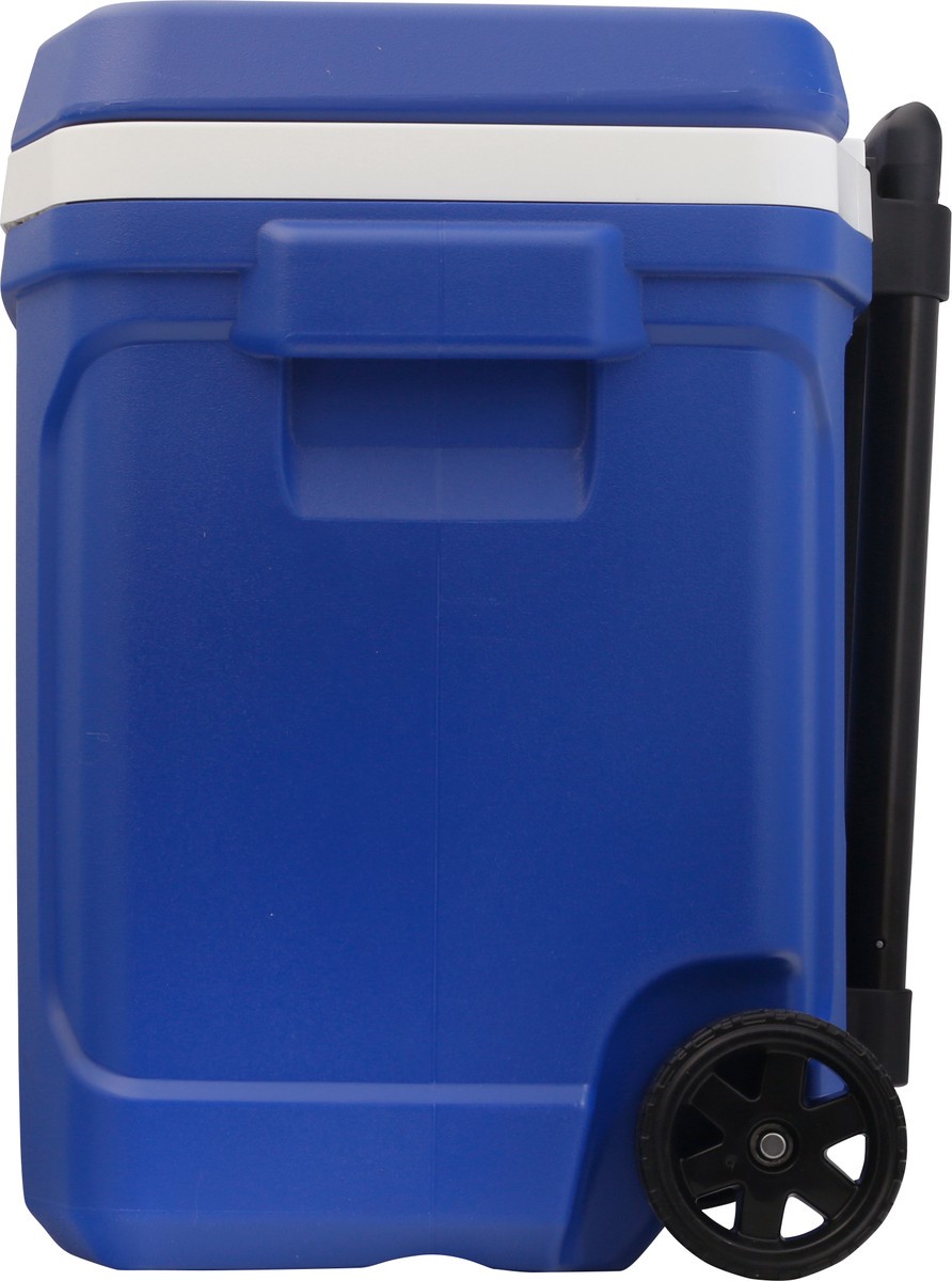 slide 7 of 9, Igloo 28 Quart Blue Profile II 28 Roller Wheeled Cooler 1 ea, 28 qt