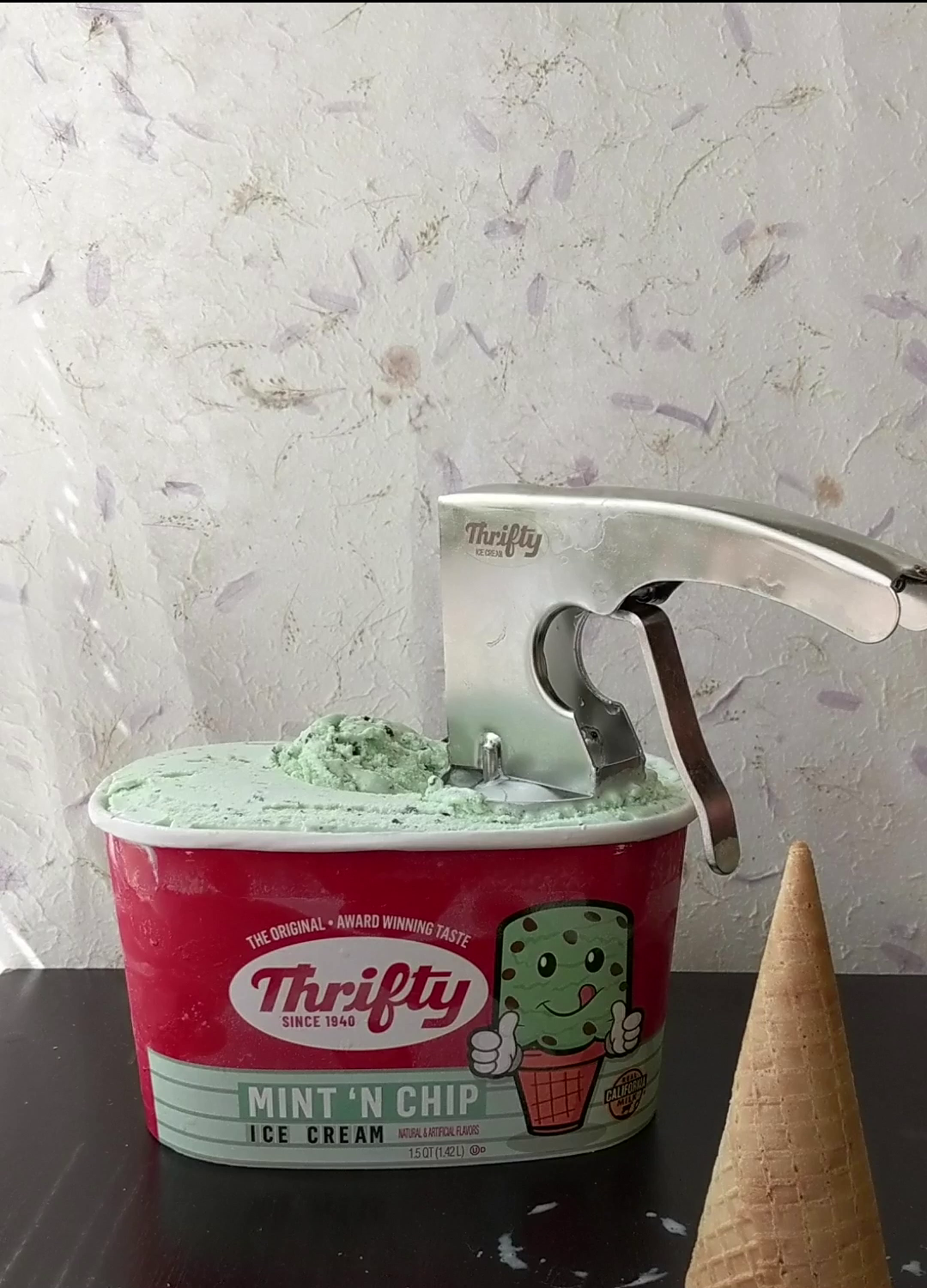 slide 2 of 4, Thrifty Ice Cream Scooper - EA, 1 ct