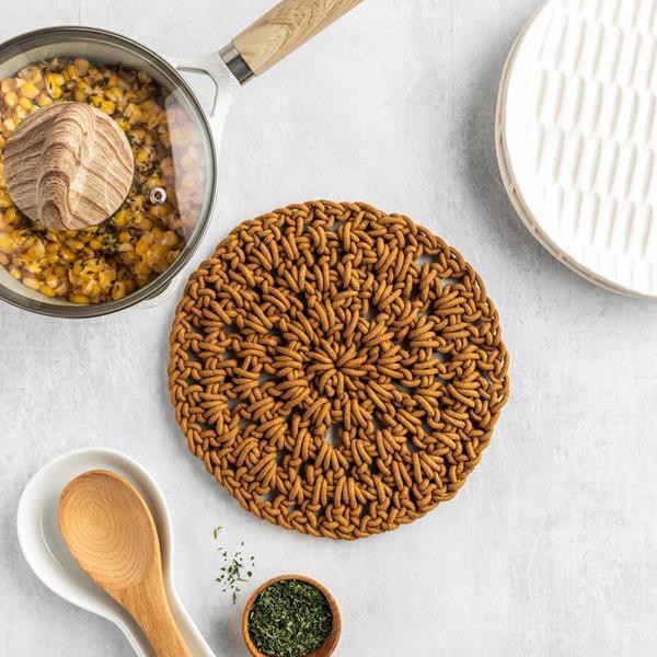 slide 1 of 1, Hy-Vee Seasons Knotted Trivet In Honey Mustard, 1 ct