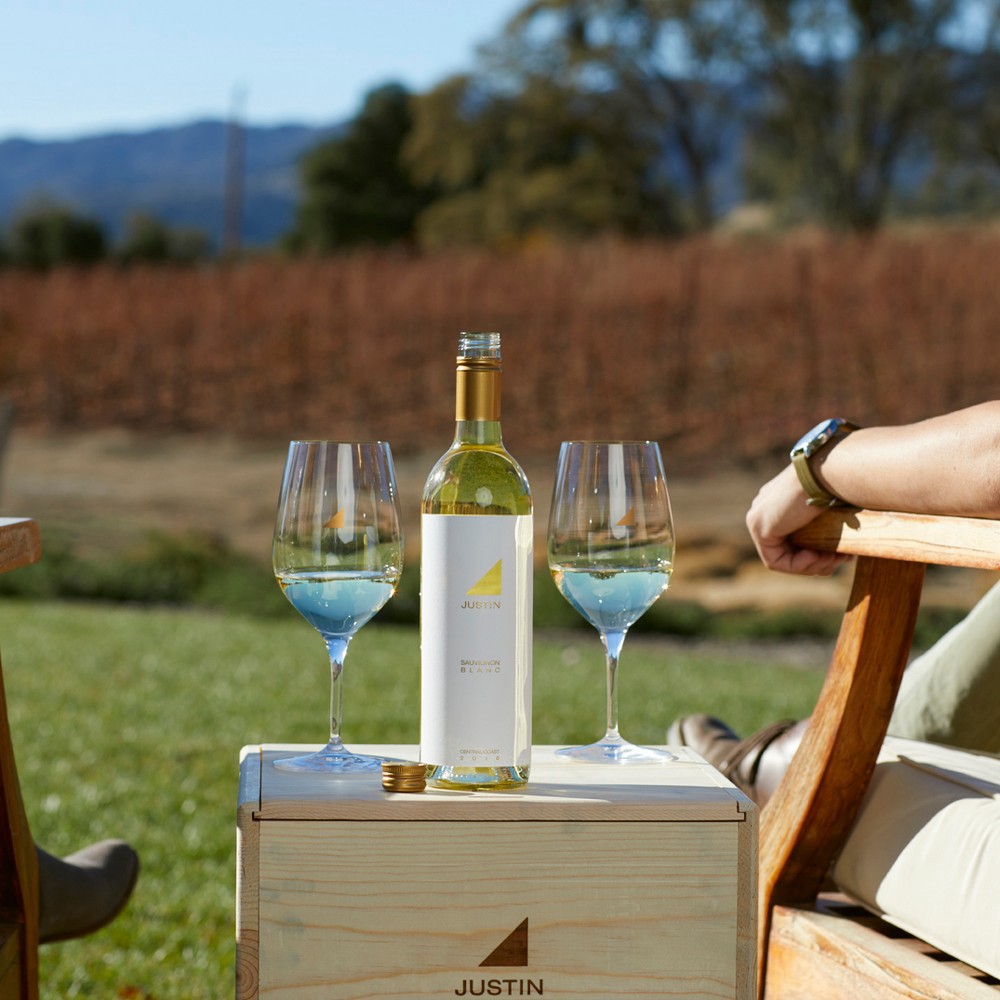 slide 4 of 4, Justin Sauvignon Blanc, 750 ml