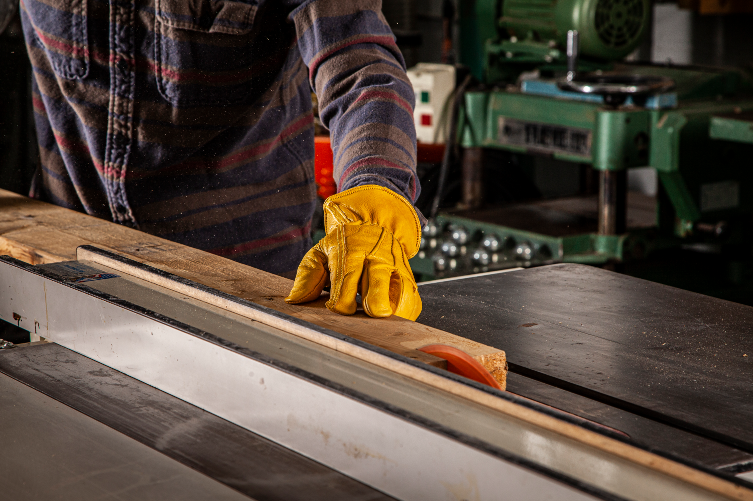 slide 2 of 3, Boss Grain Cowhide Leather Med, MED