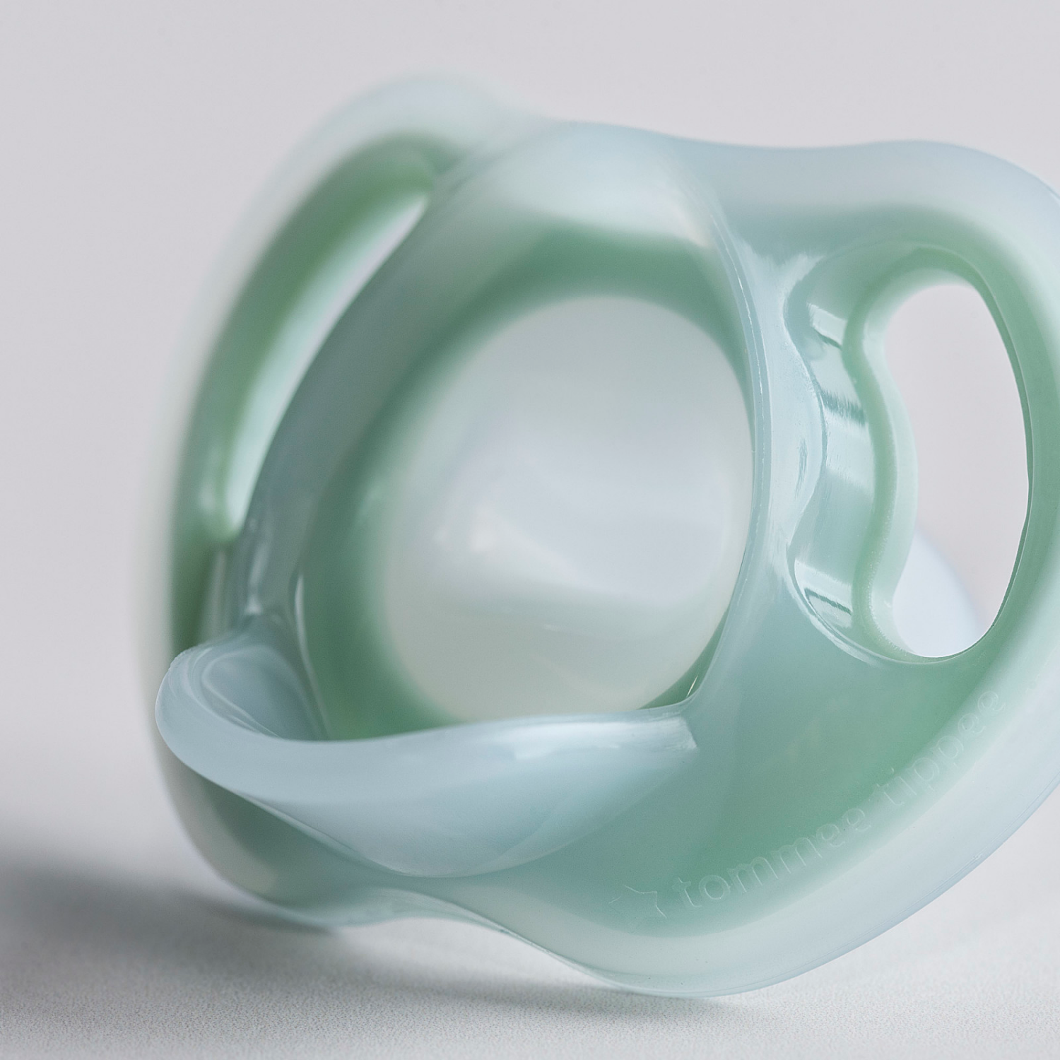 slide 3 of 3, Tommee Tippee Ultra-Light Silicone Pacifier 6-18m, 2 ct