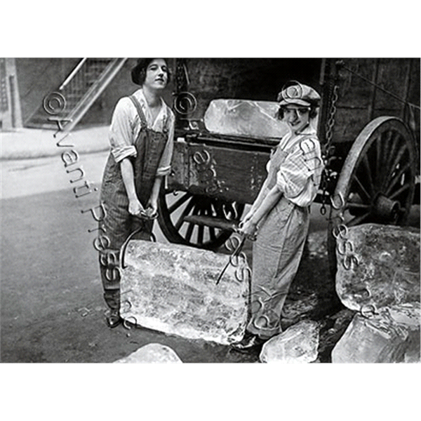 slide 1 of 1, Avanti Women Carrying Ice Blocks, 1 ct