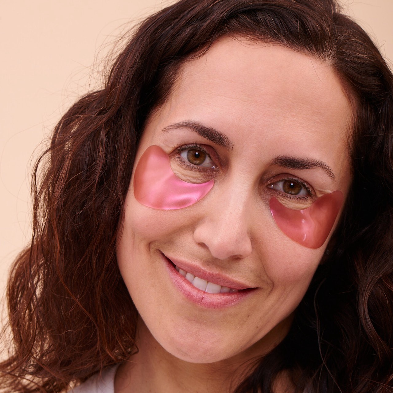 slide 4 of 11, Peter Thomas Roth Even Smoother™ Glycolic Retinol Hydra-Gel Eye Patches, 