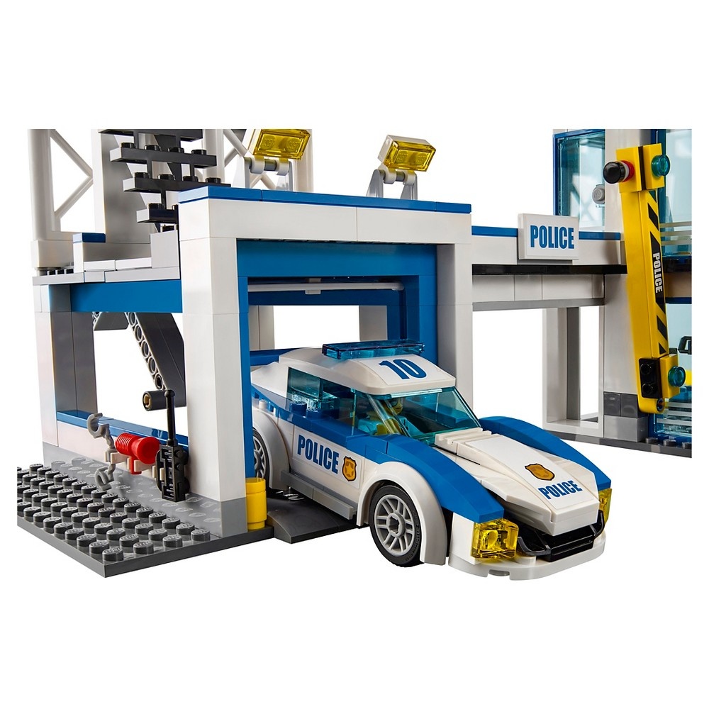 Lego best sale 60141 target