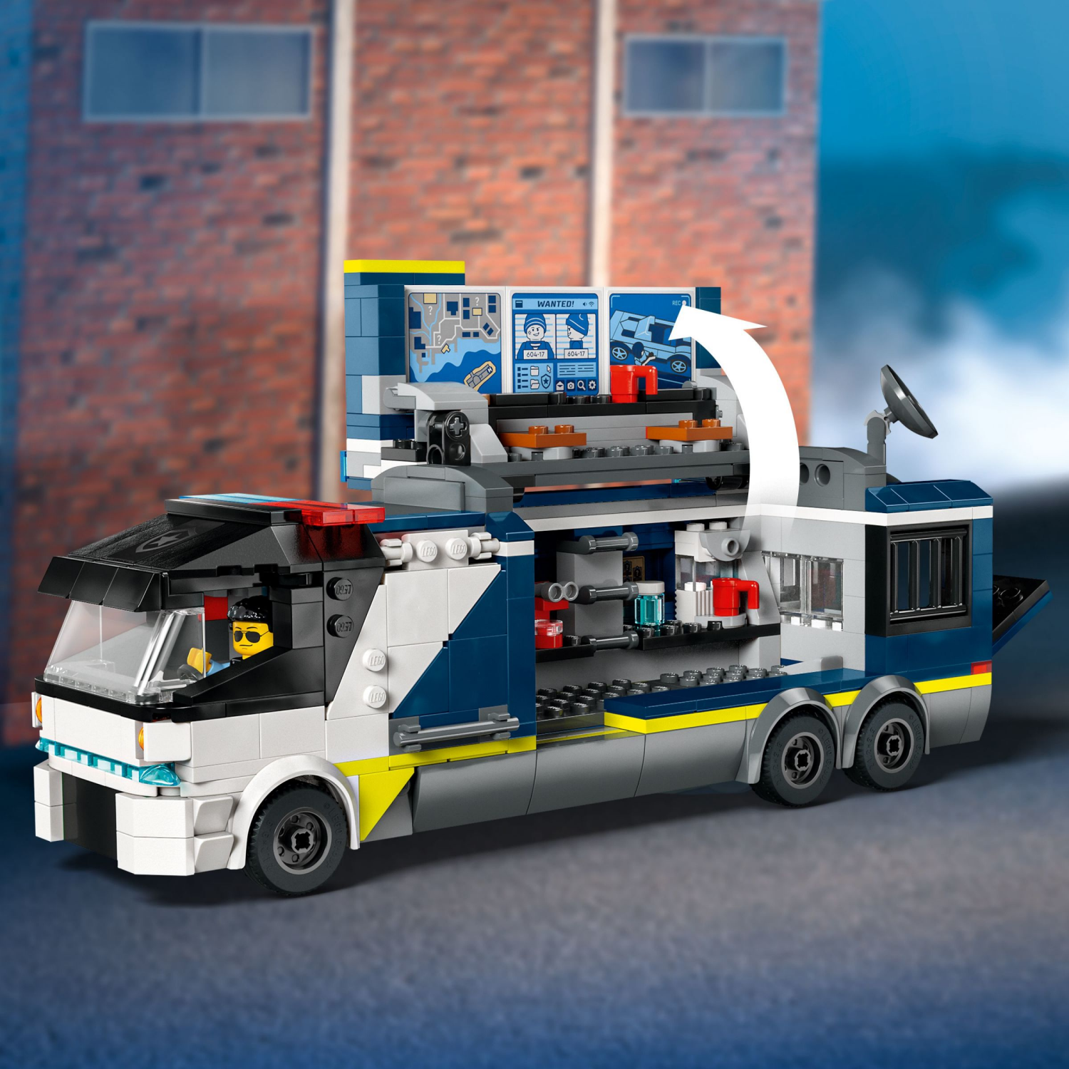 slide 3 of 6, LEGO® City Police Mobile Crime Lab Truck 60418, 674 ct