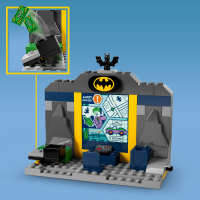 slide 7 of 21, LEGO DC Batman: The Batcave with Batman, Batgirl & The Joker 76272, 1 ct