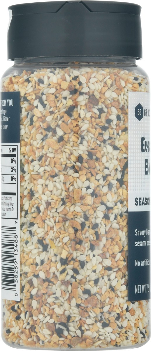 slide 3 of 14, SE Grocers Evrythng Bagel Seson, 7.5 oz