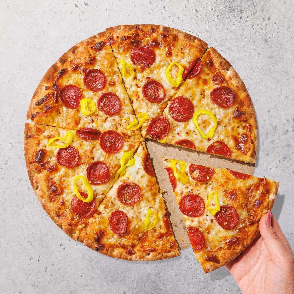 slide 2 of 4, Home Chef Pepperoni & Banana Pepper pizza, 23.1 oz