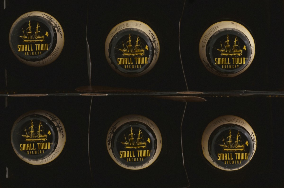 slide 4 of 4, Small Town Brewery Not Your Father's Vanilla Cream Ale Bottles, 6 ct; 12 oz