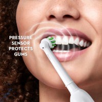 slide 21 of 29, Oral-B Pro 1000 CrossAction Electric Toothbrush, Powered by Braun, Black and White, Pack of 2, 2 ct