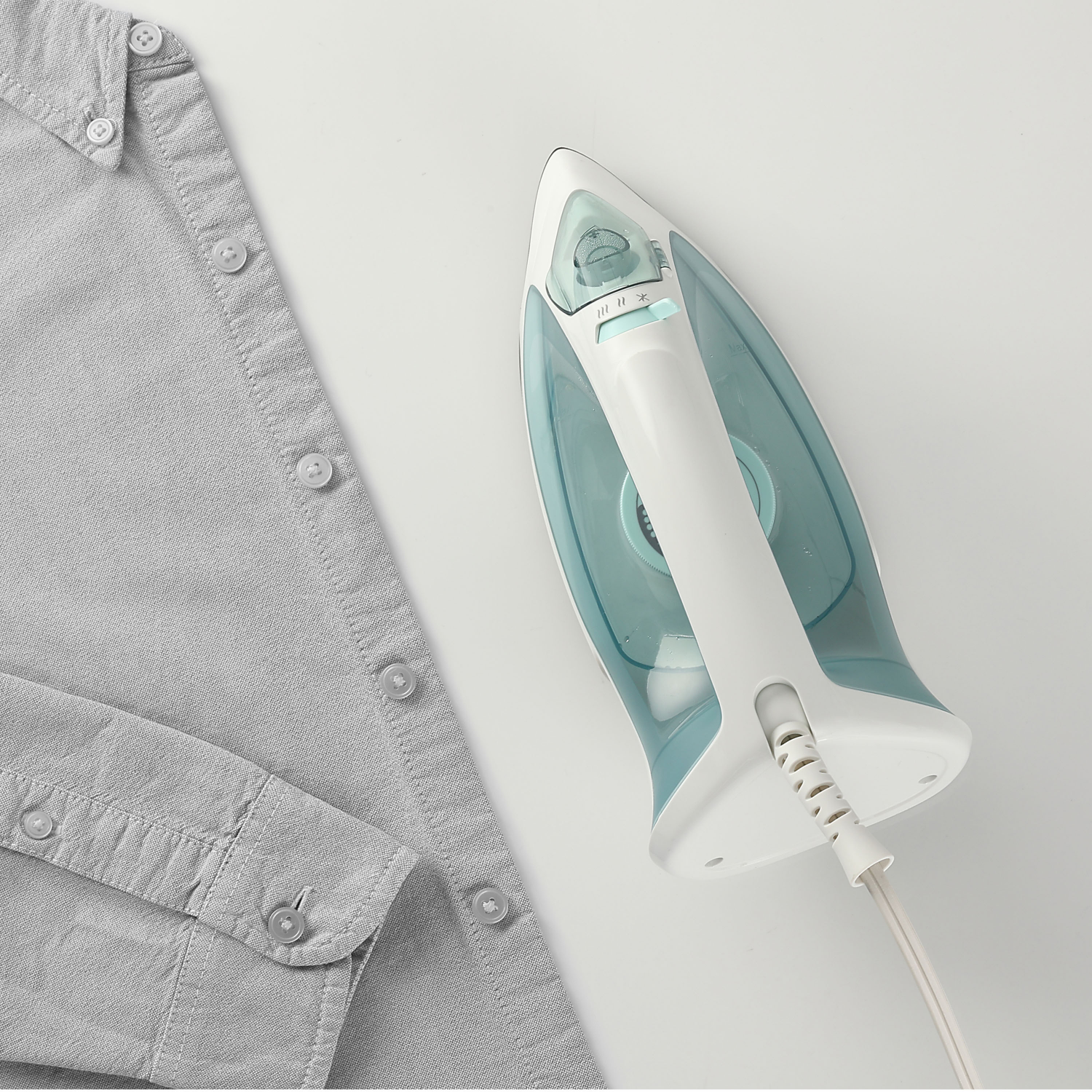 slide 5 of 5, Sunbeam 1000W Compact Steam Iron, 1 ct