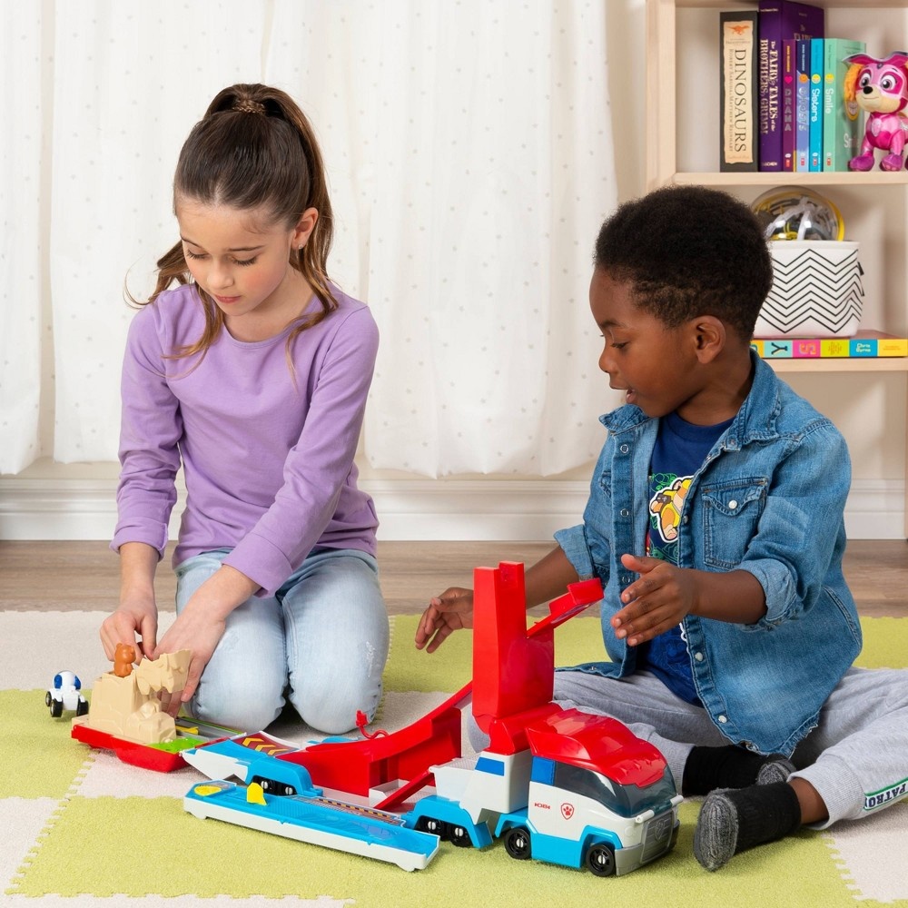 slide 6 of 8, PAW Patrol Launch'N Haul Patroller Transforming Track Set, 1 ct