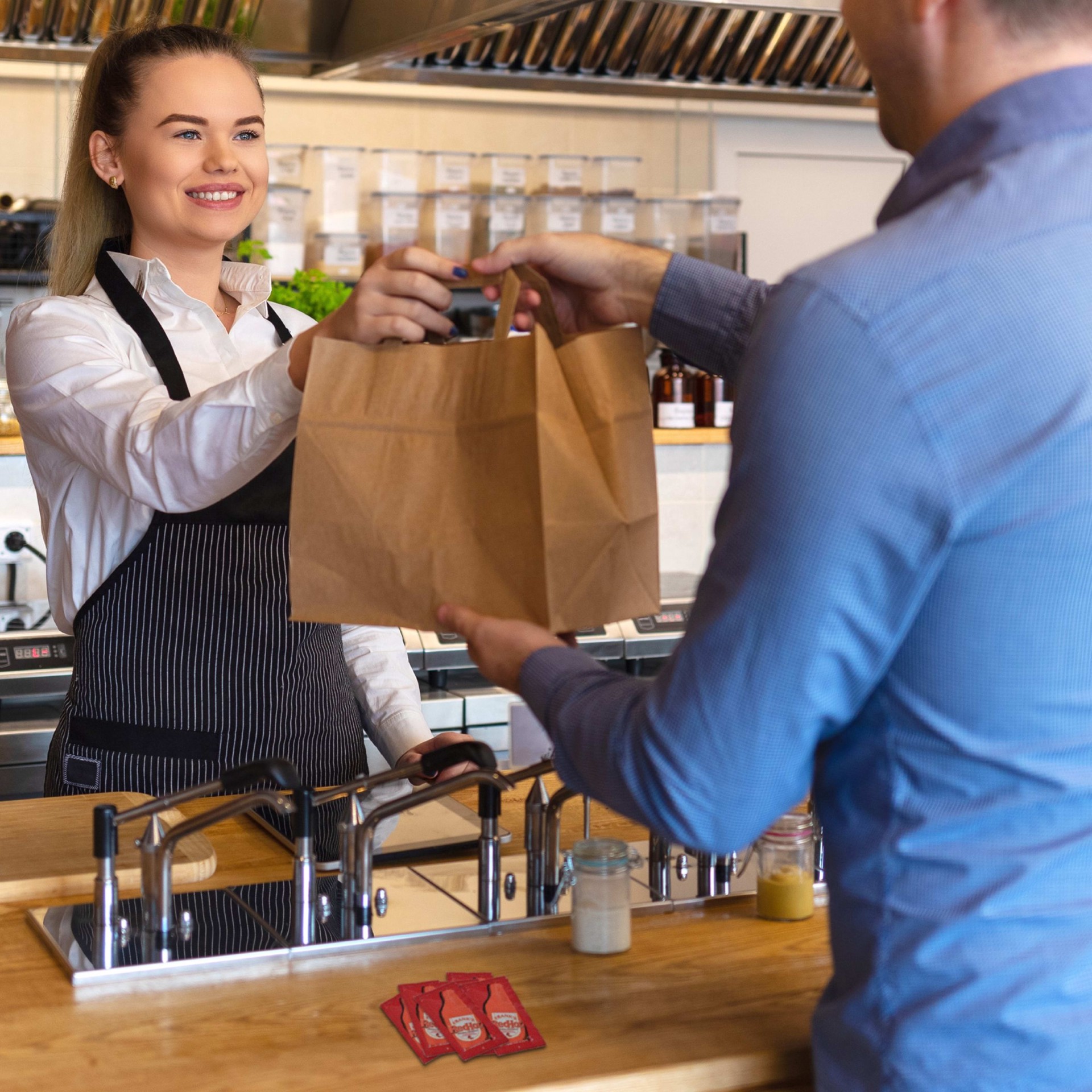 slide 4 of 4, Frank's RedHot Original Cayenne Pepper Sauce Packets (200 Count), 7 g, 7 g