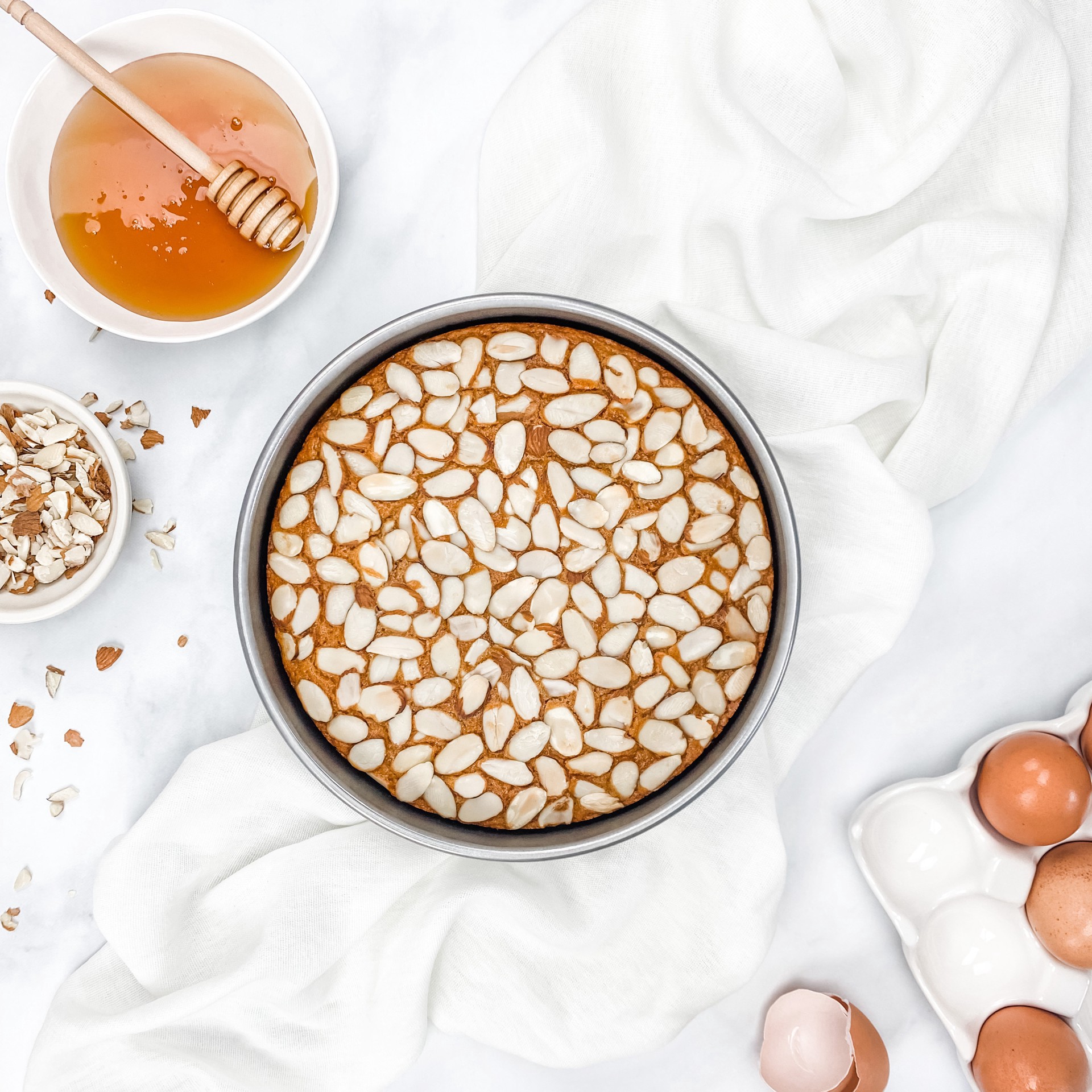 slide 2 of 2, USA Pan Round Cake Pan - Silver, 8 in