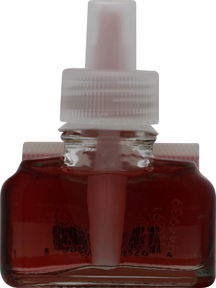 slide 5 of 9, Yankee Candle ScentPlug Oil Refill White Strawberry Bellini, 1 ct